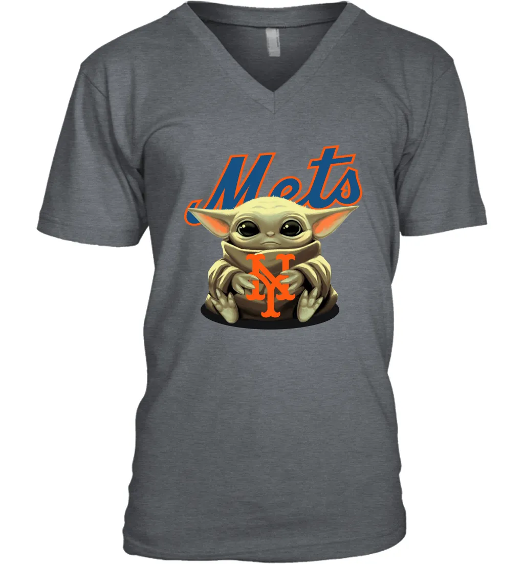 Baby Yoda Hugs Loves The New York Mets Baseball Mens V-Neck T-Shirt