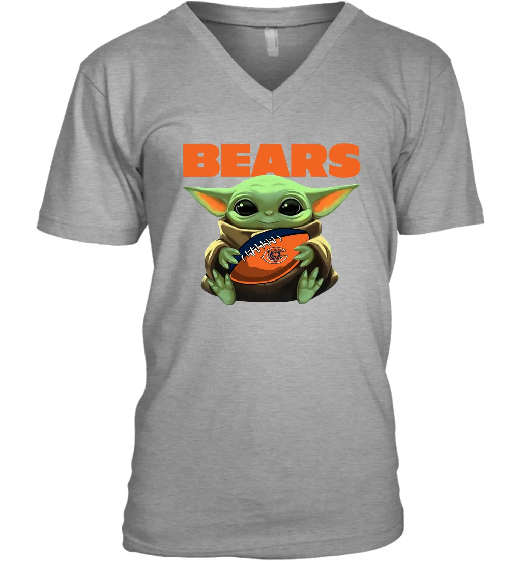 Baby Yoda Loves The Chicago Bears Star Wars Baby Yoda Hugs Bears NFL Mens V-Neck T-Shirt