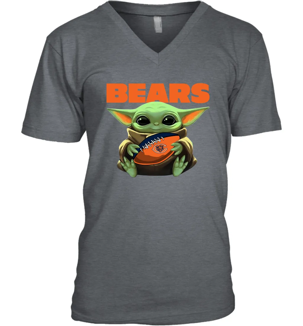 Baby Yoda Loves The Chicago Bears Star Wars Baby Yoda Hugs Bears NFL Mens V-Neck T-Shirt