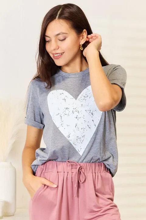 Heart Graphic Cuffed T-Shirt in Heather Grey